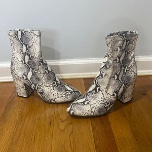 ✨Madden Girl Snake Skin Booties✨